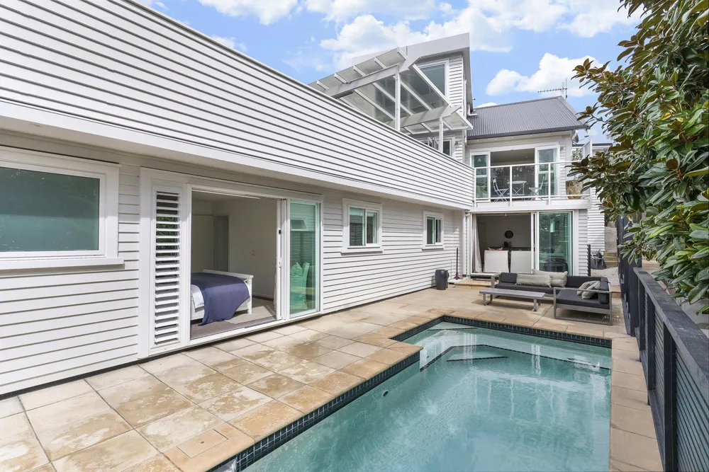 Photos of 17 Papahia Street
