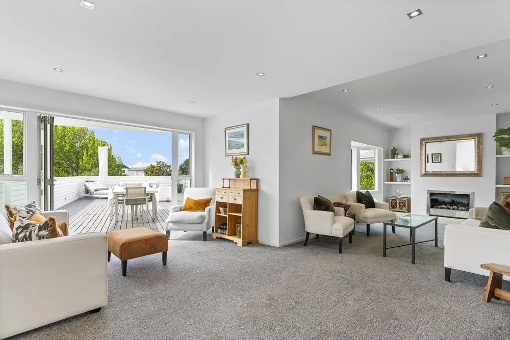 Photos of 17 Papahia Street