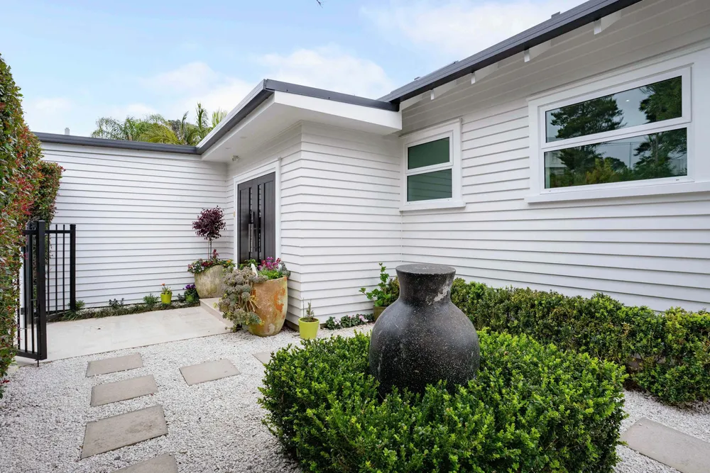 Photos of 17 Papahia Street