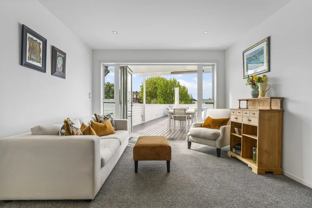 Photos of 17 Papahia Street