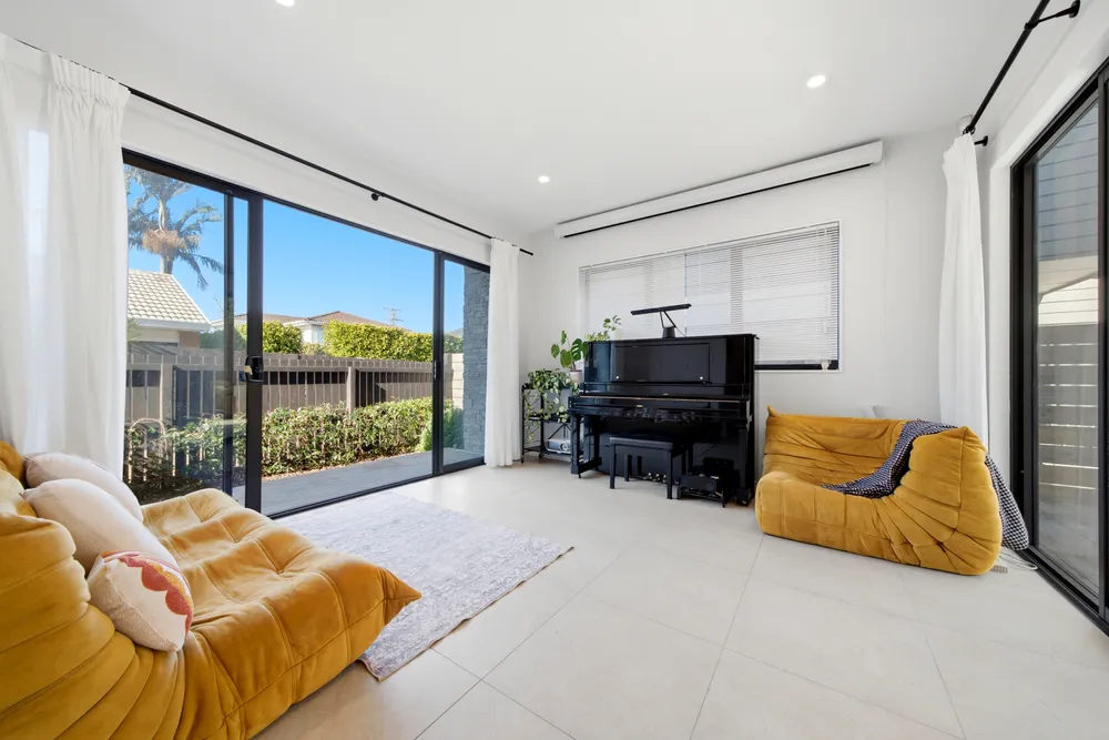 Photos of 84b Francis Street