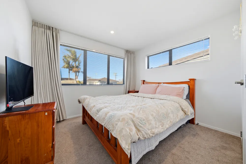 Photos of 84b Francis Street