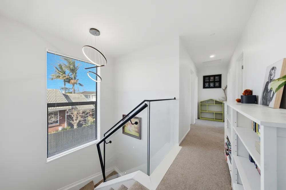 Photos of 84b Francis Street