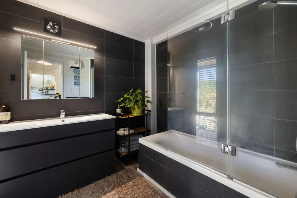 Photos of 20 Vintners Lane
