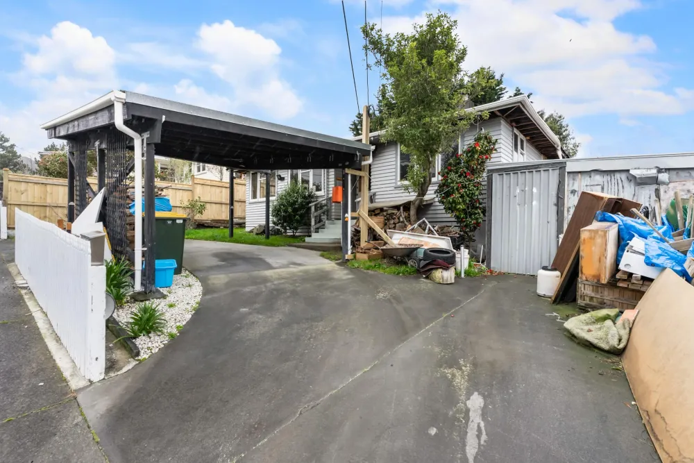 Photos of 4 Amundsen Grove