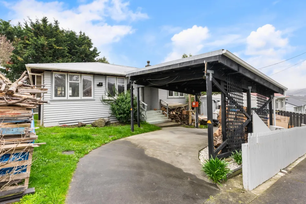 Photos of 4 Amundsen Grove