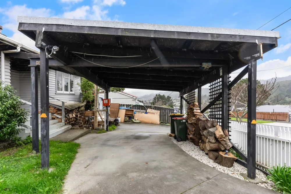 Photos of 4 Amundsen Grove