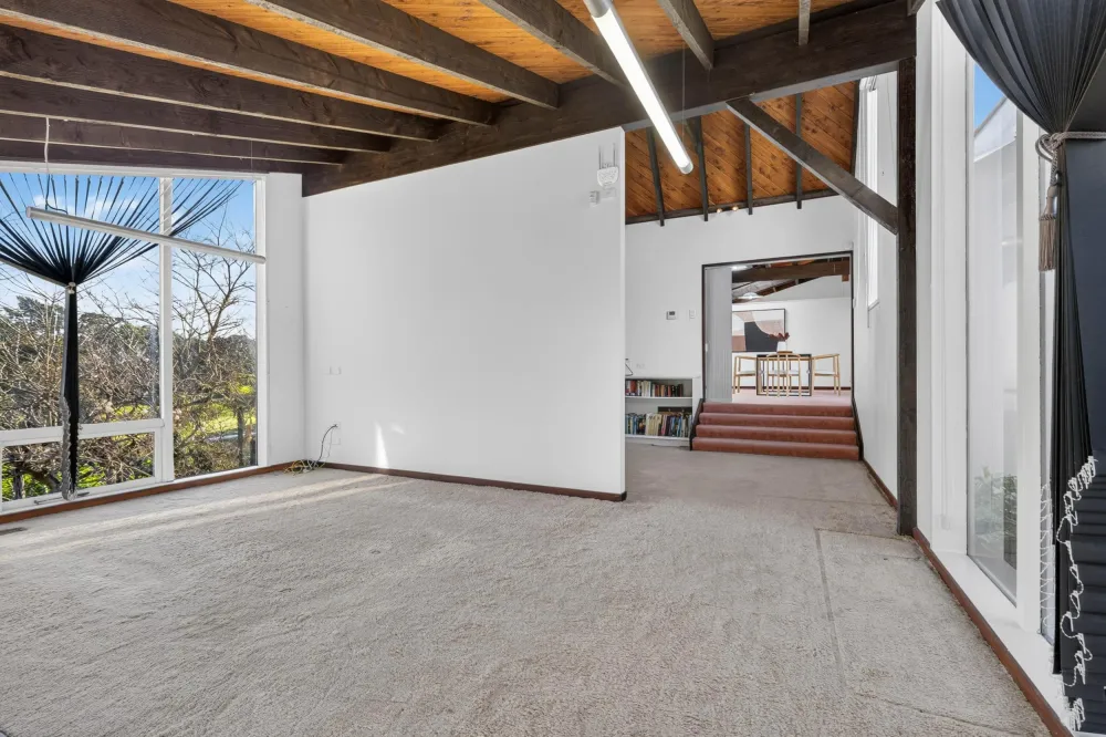 Photos of 913 River Road