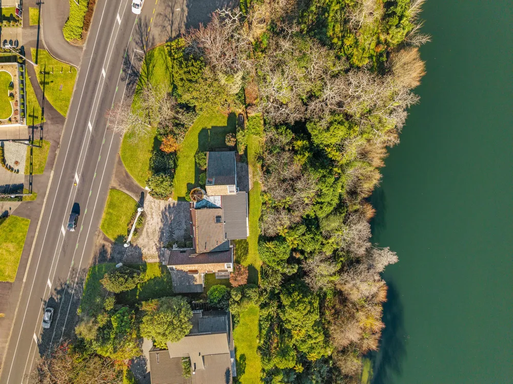 Photos of 913 River Road