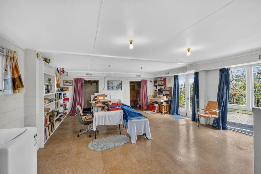 Photos of 913 River Road