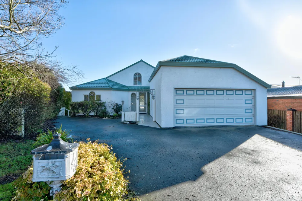 Photos of 43 Aotea Crescent