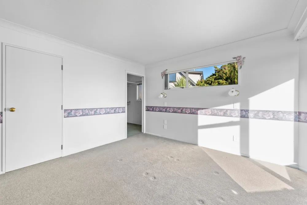 Photos of 43 Aotea Crescent