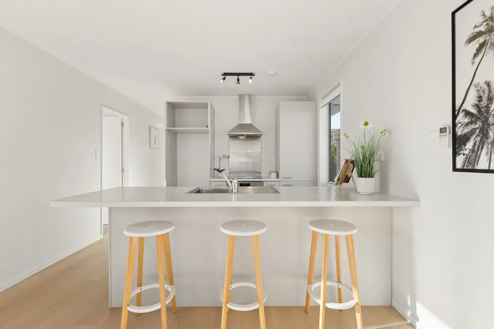 Photos of 10A Bowen Street