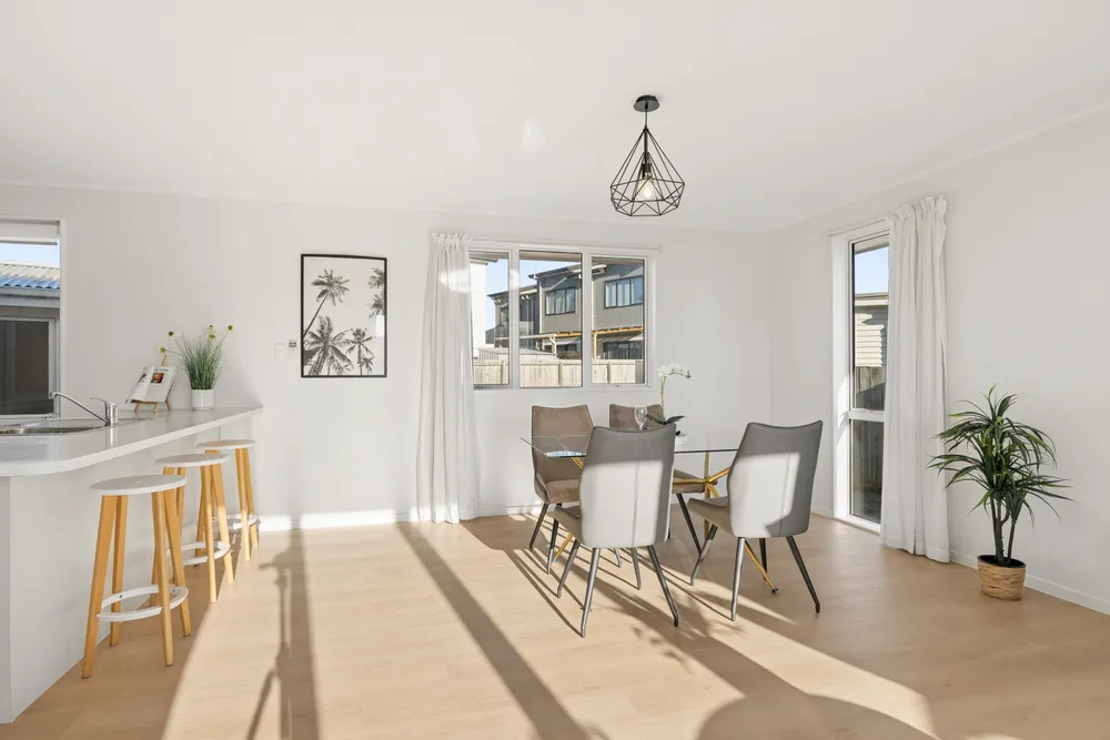 Photos of 10A Bowen Street
