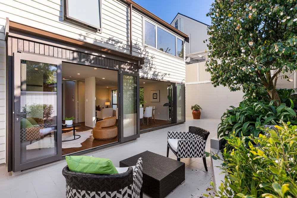 Photos of 8 Hiriri Avenue