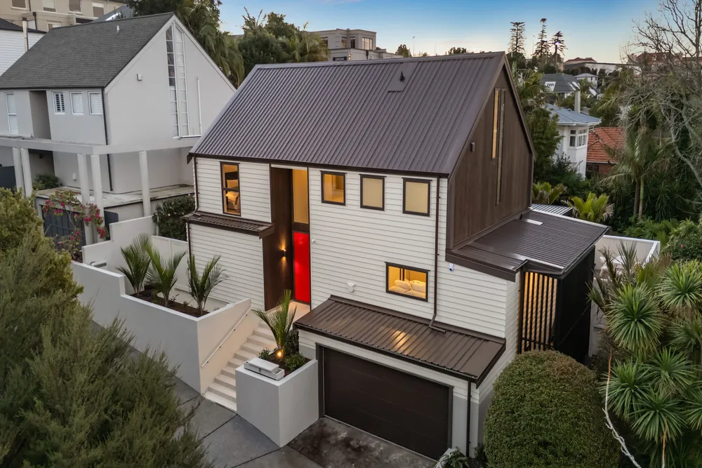 Photos of 8 Hiriri Avenue