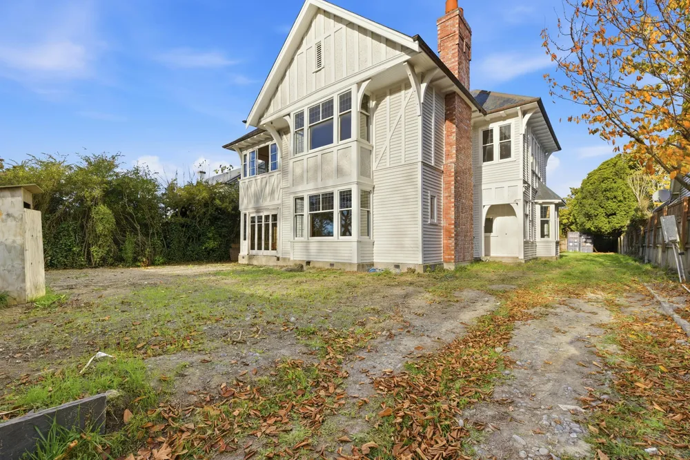 Photos of 70 Heaton Street