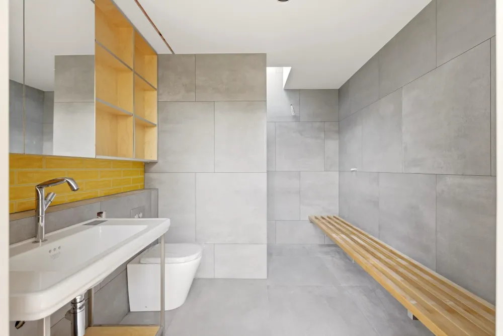 Photos of 70 Heaton Street