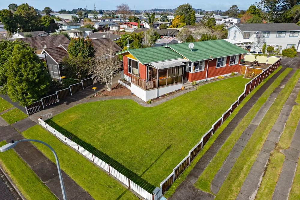 Photos of 44 Hope Farm Avenue