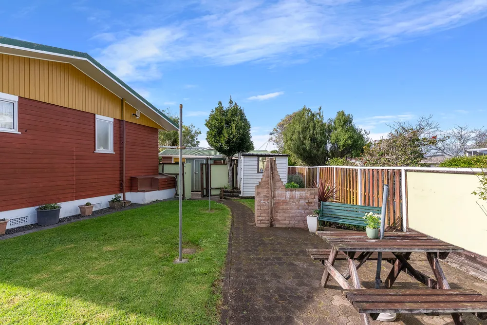 Photos of 44 Hope Farm Avenue