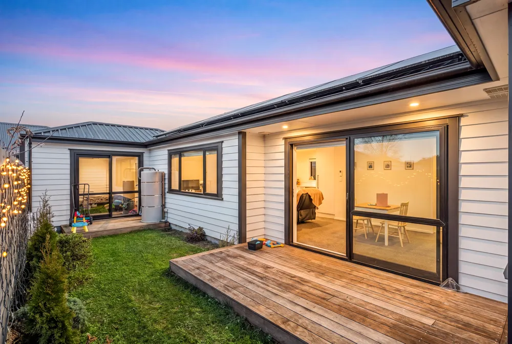 Photos of 4 Dufek Crescent