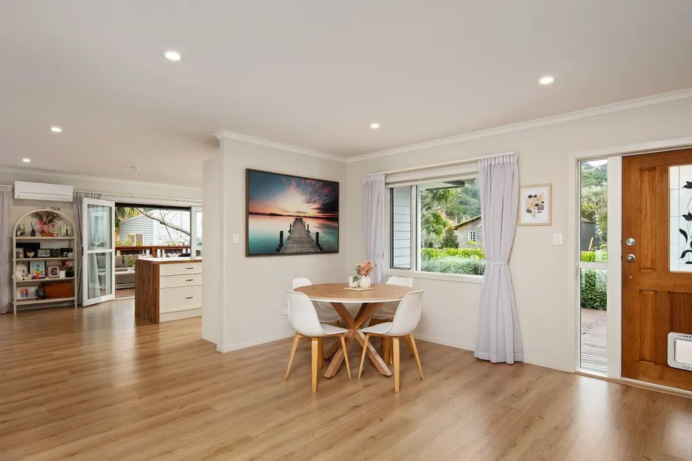 Photos of 35 Shelley Road