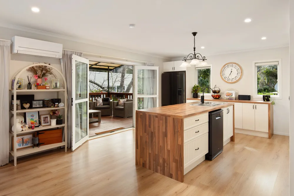 Photos of 35 Shelley Road