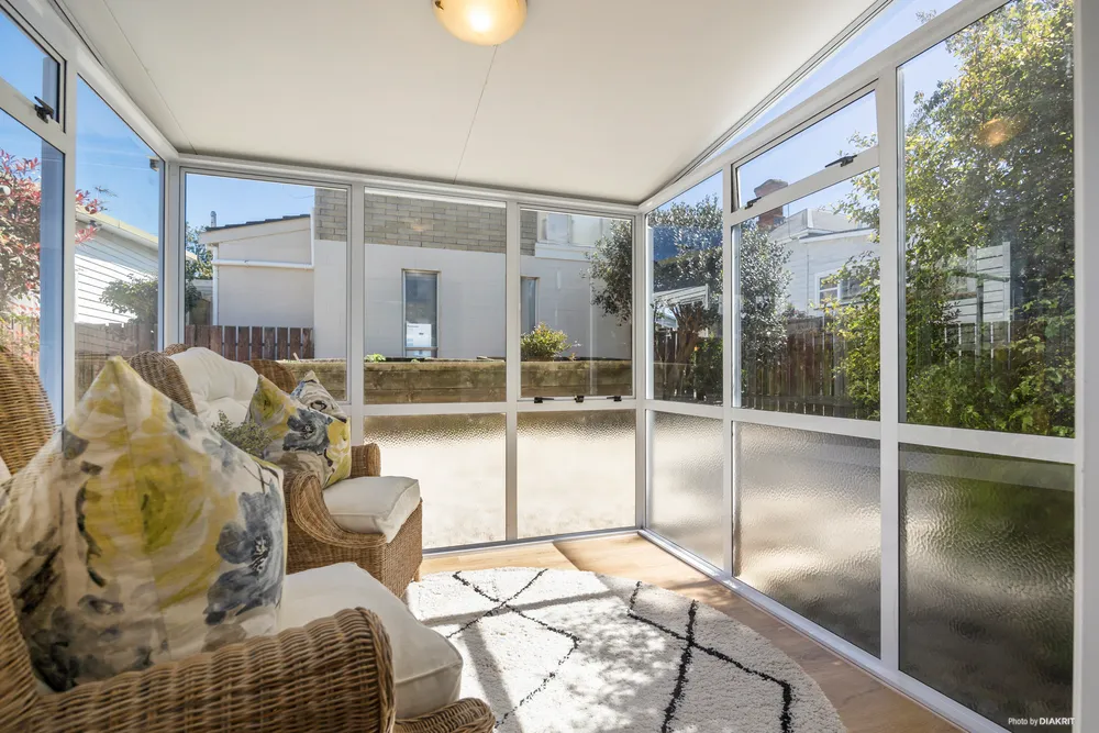 Photos of 2/141 Selwyn Street