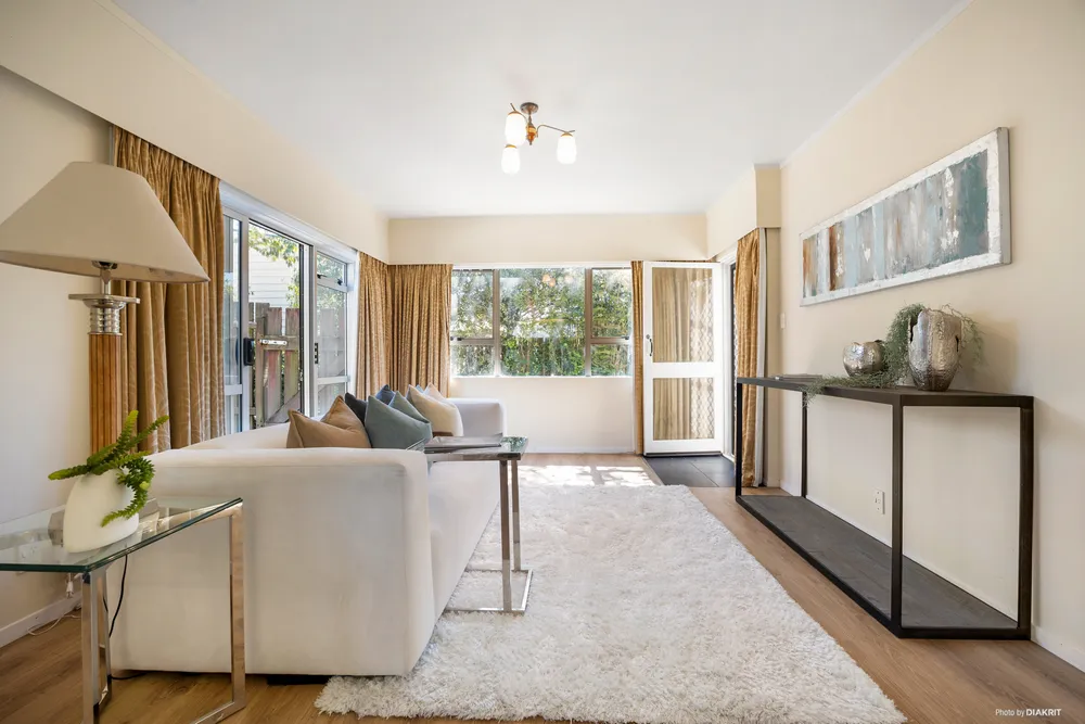 Photos of 2/141 Selwyn Street