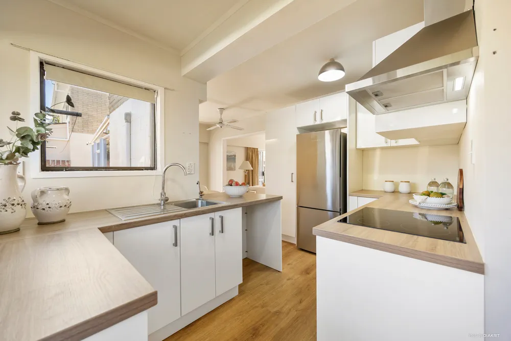 Photos of 2/141 Selwyn Street