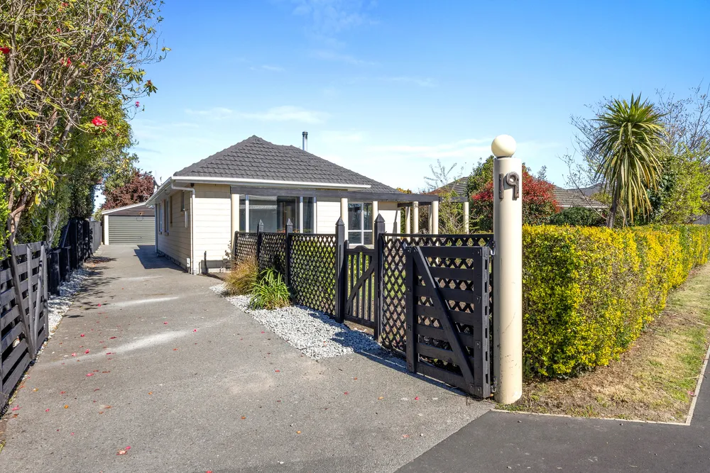 Photos of 19 Kinnaird Place