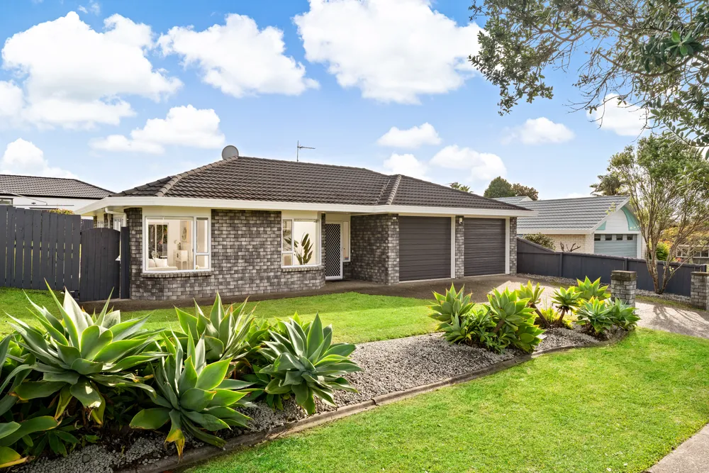 Photos of 15 Picasso Drive
