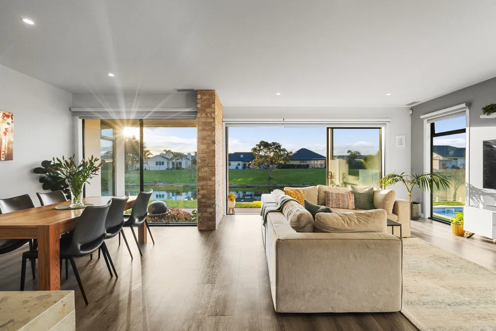 Photos of 25 Forstera Way