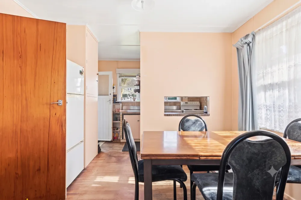 Photos of 9 Clutha Crescent