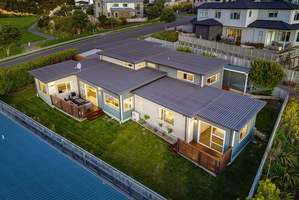 Photos of 48 Endeavour Drive