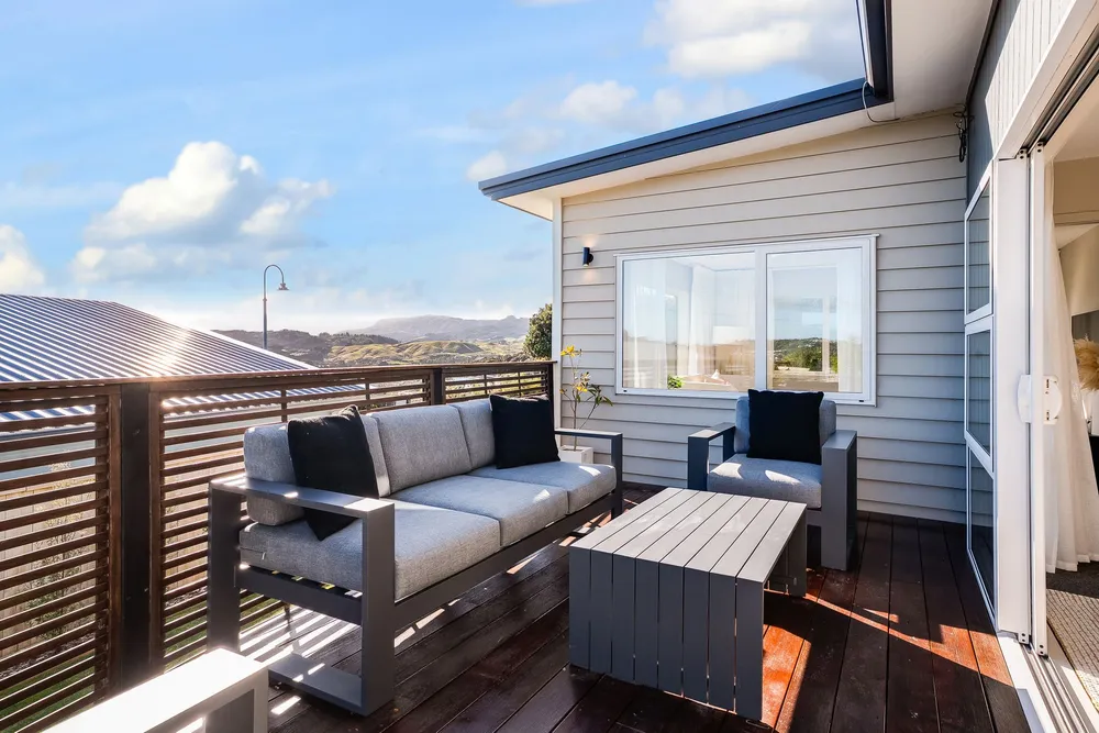 Photos of 48 Endeavour Drive