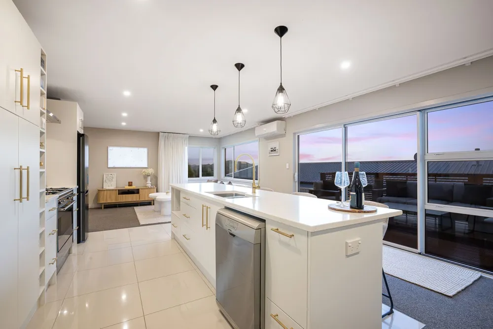 Photos of 48 Endeavour Drive