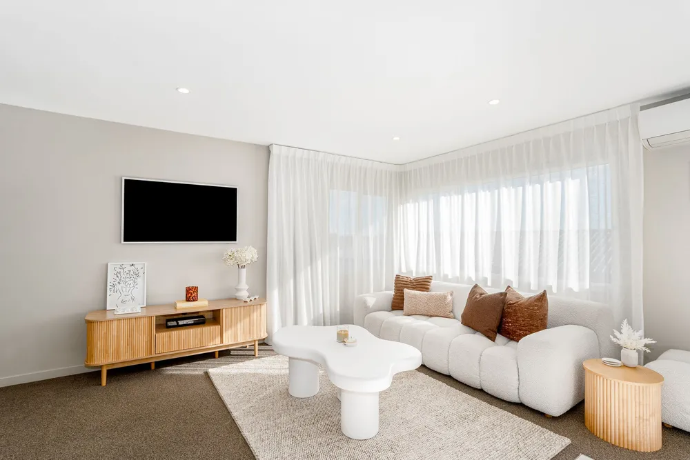 Photos of 48 Endeavour Drive