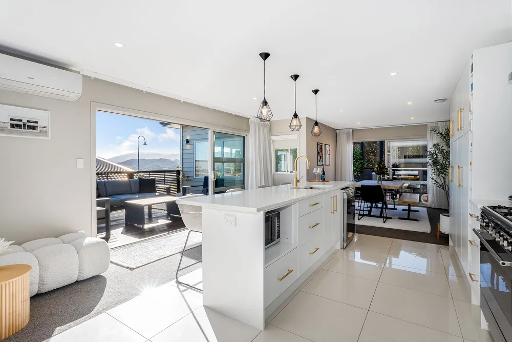 Photos of 48 Endeavour Drive