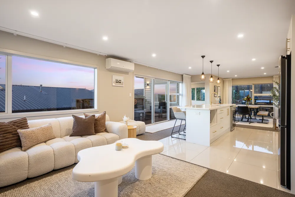 Photos of 48 Endeavour Drive