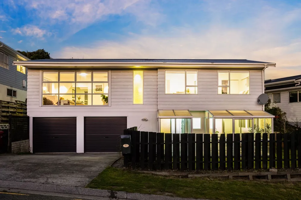 Photos of 48 Endeavour Drive
