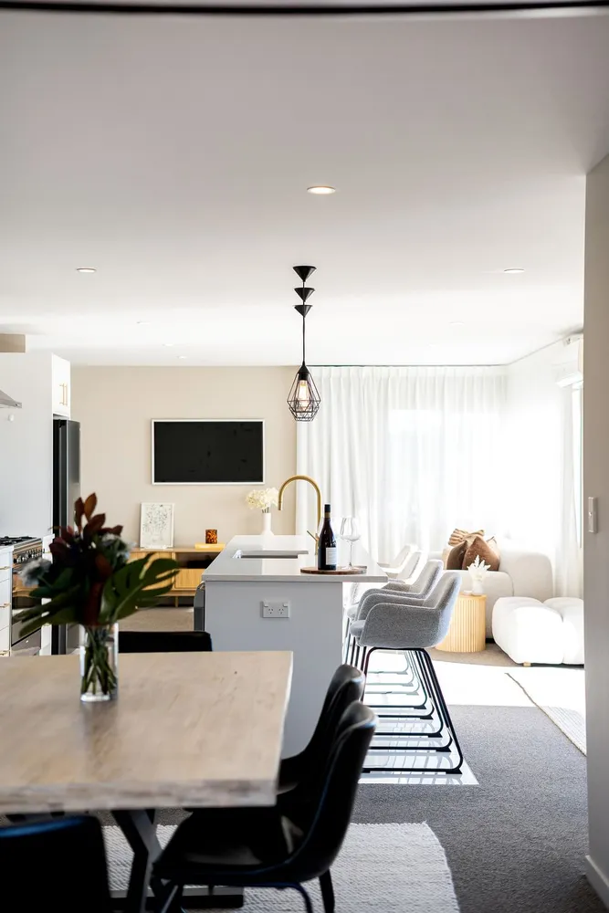 Photos of 48 Endeavour Drive