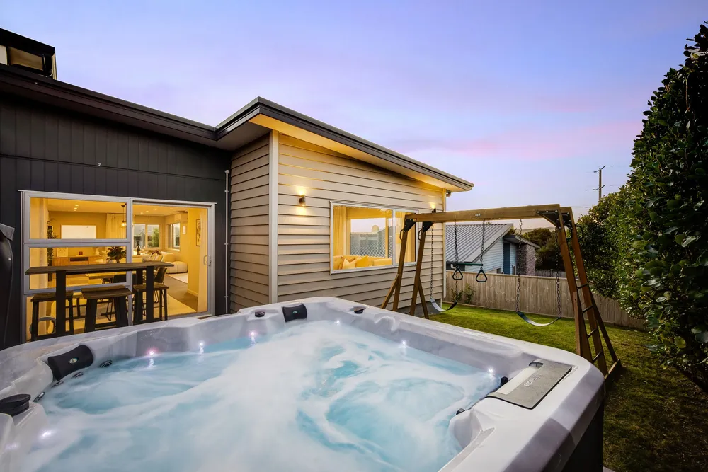 Photos of 48 Endeavour Drive