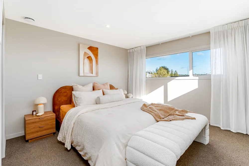 Photos of 48 Endeavour Drive