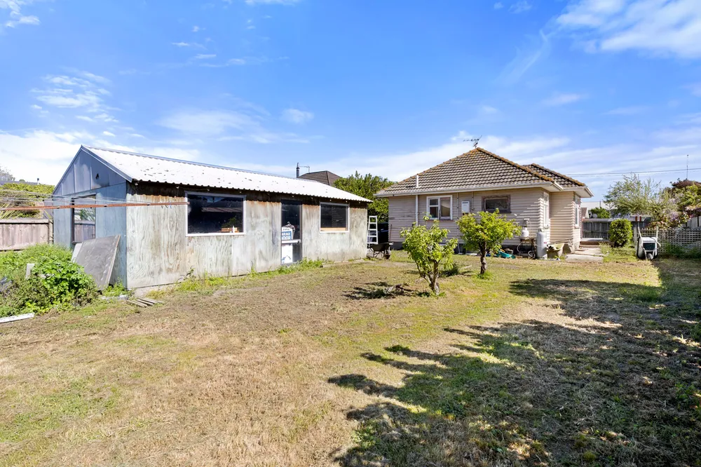 Photos of 37 Tedder Avenue