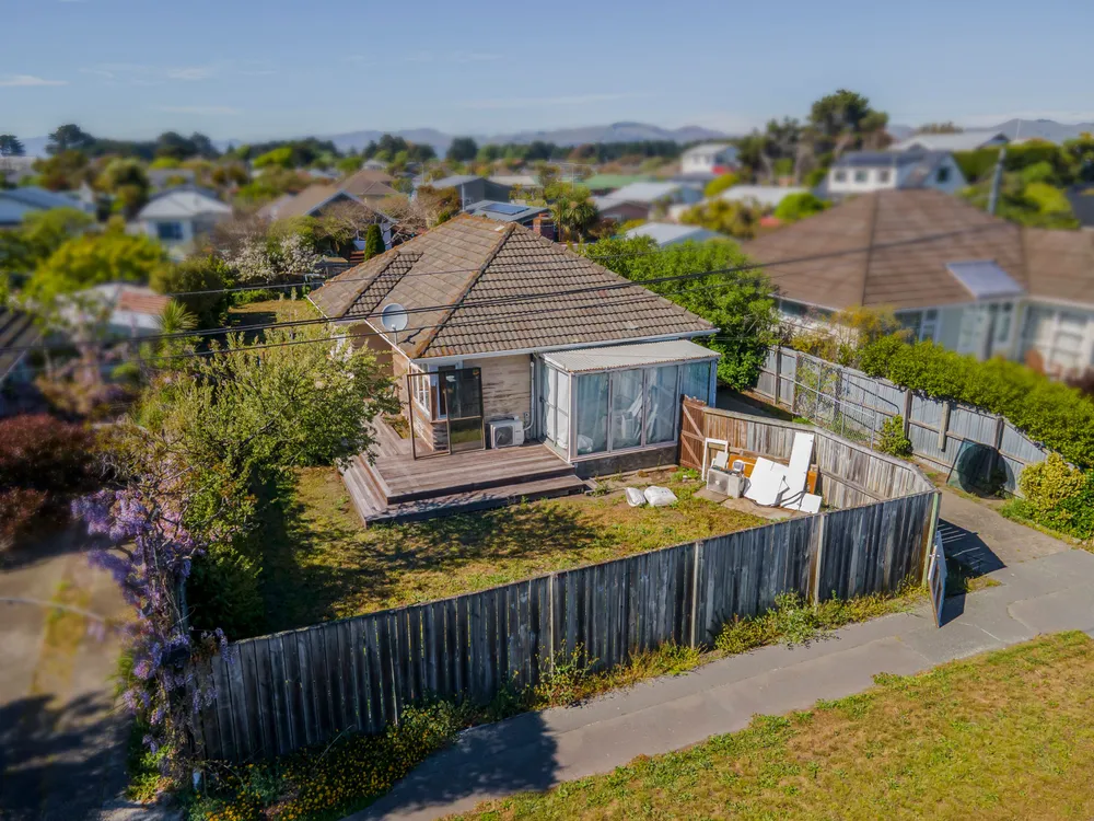 Photos of 37 Tedder Avenue