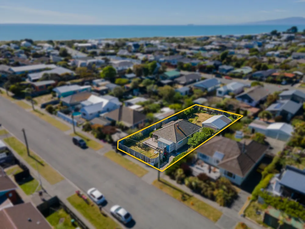 Photos of 37 Tedder Avenue