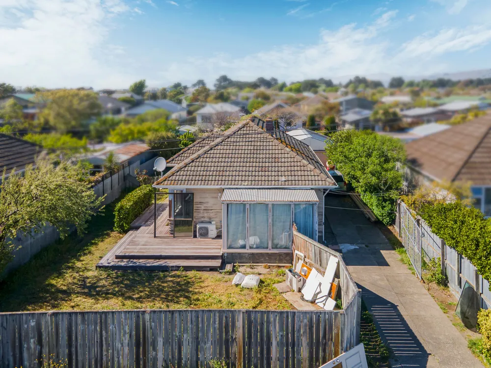 Photos of 37 Tedder Avenue