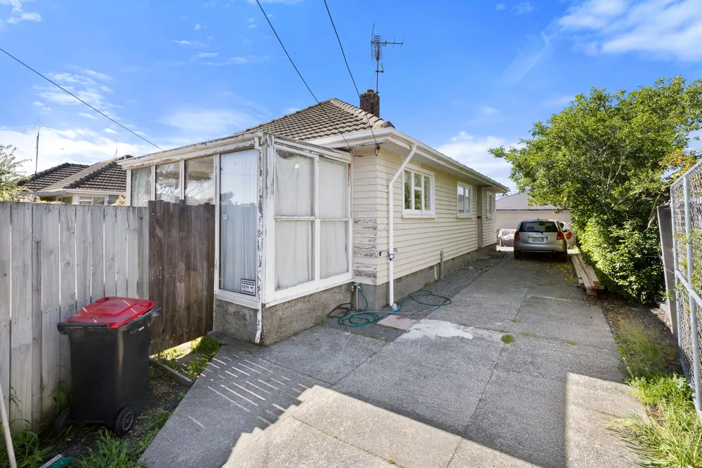 Photos of 37 Tedder Avenue
