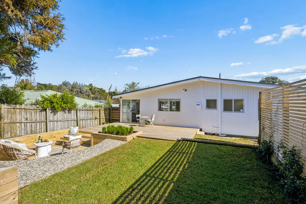 Photos of 26A Canberra Avenue